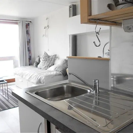 Rénové Aux Pieds Avec Balcon Et Wifi Gratuit - Fr-1-267-189 *